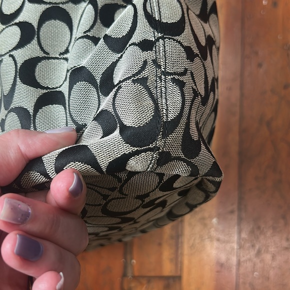 Coach Devin Black White Canvas Large Shoulder bag - Picture 8 of 16